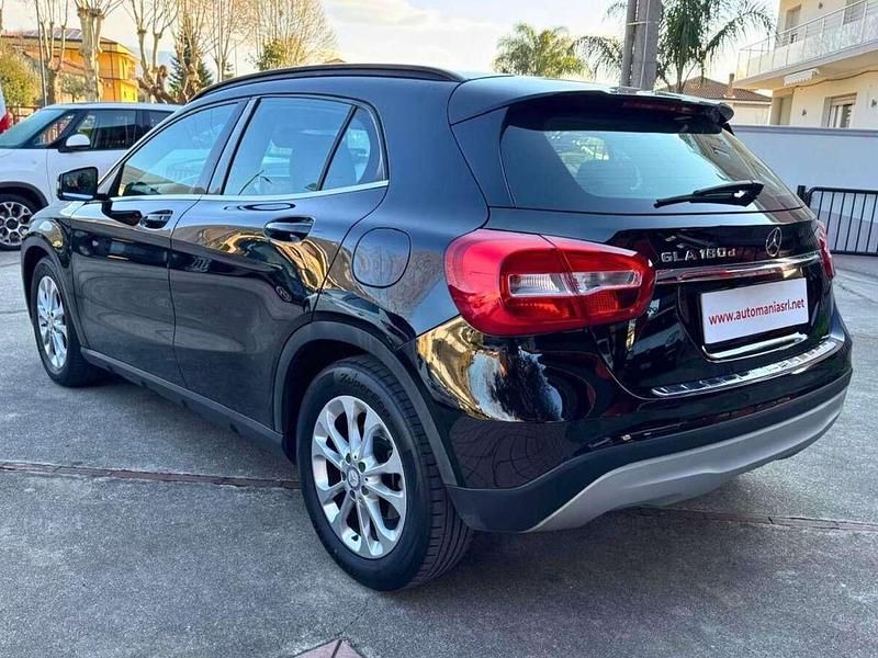 Usata Mercedes GLA180 109 CV (80 kW) 2017 Nero SUV