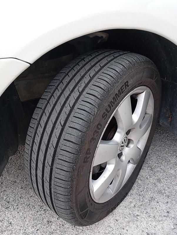 Usata VW New Beetle 101 CV (74 kW) 2005 Bianco Utilitaria