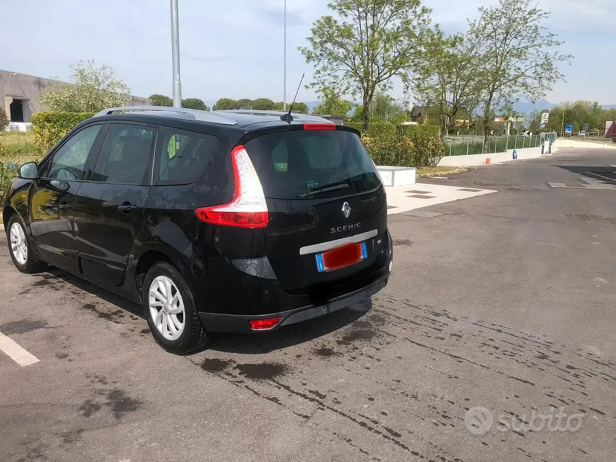 Usata Renault Scénic 110 CV (80 kW) 2015 Nero Monovolume