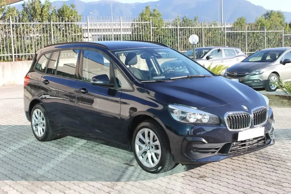 Usata BMW 220 Gran Tourer 190 CV (139 kW) 2019 Blu metallizzato Monovolume