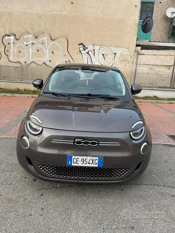 Grigio Usata 2021 Fiat 500e Berlina | 11.000 € (Super prezzo) - Immagine 1/4