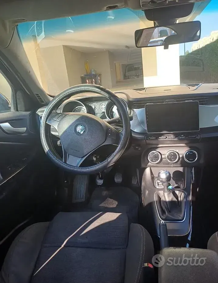 Usata Alfa Romeo Giulietta 140 CV (102 kW) 2011 Blu Utilitaria