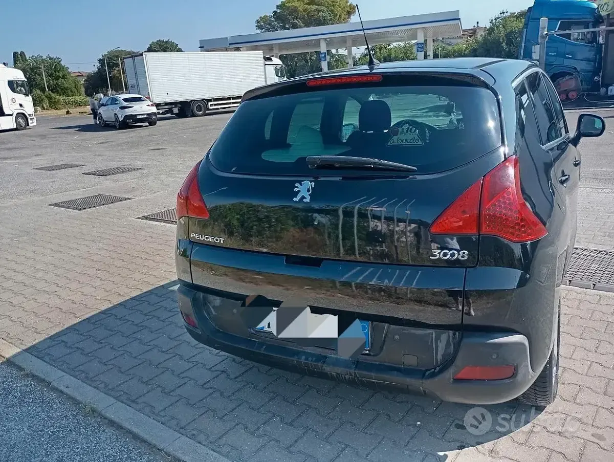 Usata Peugeot 3008 112 CV (82 kW) 2013 Nero Station wagon