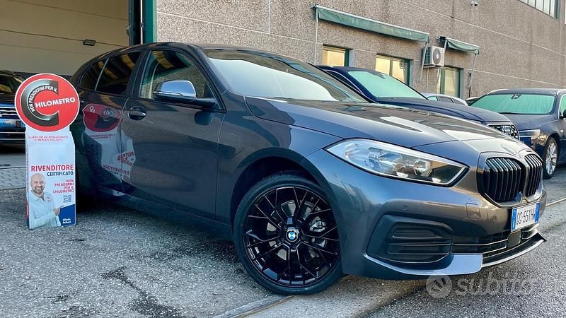 Grigio Usata 2021 BMW 116 Advantage Due volumi | 19.999 € (Buon prezzo) - Immagine 1/4