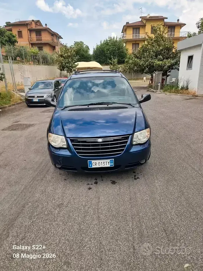 Usata Chrysler Voyager 150 CV (110 kW) 2005 Blu Monovolume