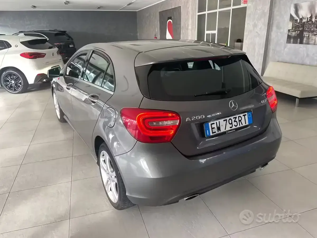 Usata Mercedes A180 Premium 136 CV (100 kW) 2014 Grigio Utilitaria