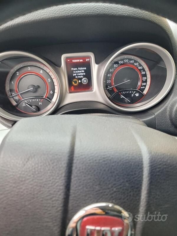 Usata Fiat Freemont Urban 170 CV (125 kW) 2011 Nero SUV