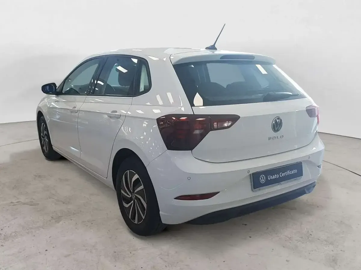 Usata VW Polo Life 95 CV (69 kW) 2023 Bianco Utilitaria