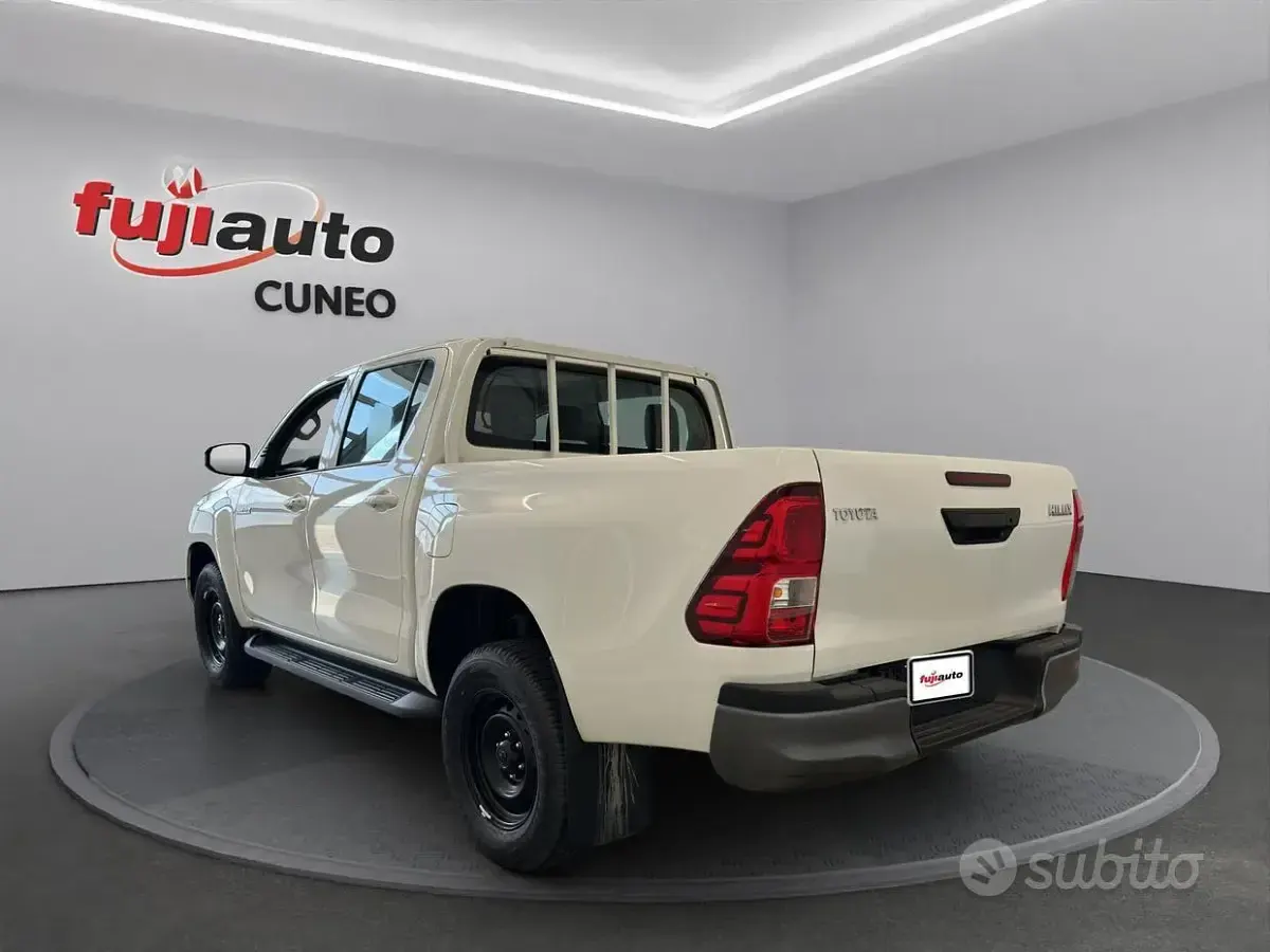 Nuova Toyota HiLux Comfort 204 CV (150 kW) 2026 Bianco Pick-up