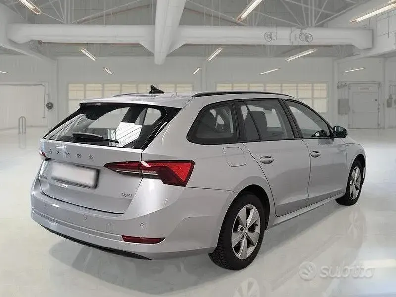 Usata Skoda Octavia Executive 150 CV (110 kW) 2022 Grigio Station wagon