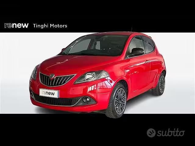 Usata Lancia Ypsilon Silver 69 CV (50 kW) 2021 Rosso Utilitaria