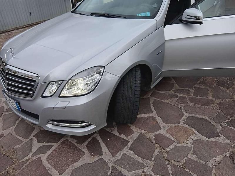 Usata Mercedes E350 Avantgarde 231 CV (169 kW) 2009 Argento Berlina