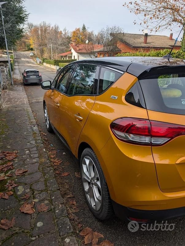 Usata Renault Scénic IV 120 CV (88 kW) 2019 Monovolume