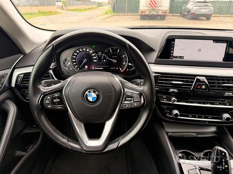 Usado BMW 530 M Sport 249 HP (183 kW) 2019 Azul Carrinha