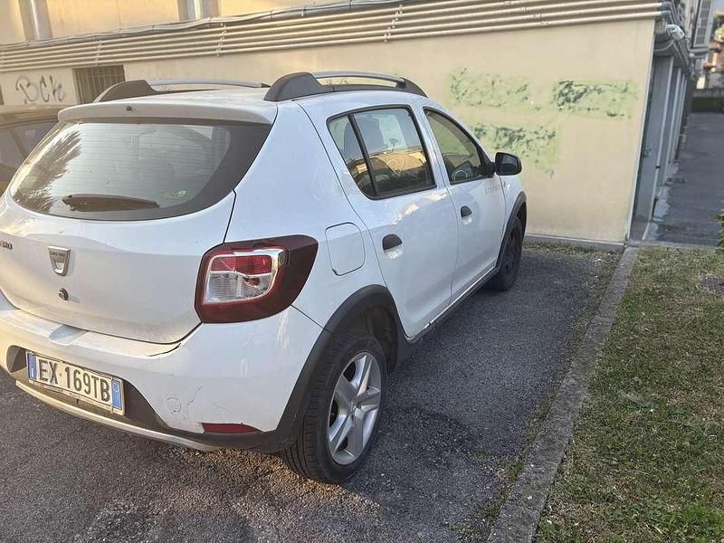Usata Dacia Sandero Stepway 90 CV (66 kW) 2014 Berlina