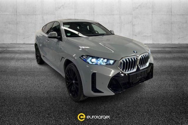 Usata BMW X6 M Sport 298 CV (219 kW) 2025 Grigio metallizzato SUV