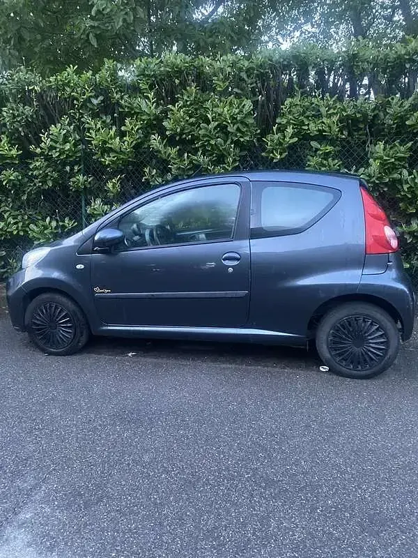 Usata Peugeot 107 68 CV (50 kW) 2009 Utilitaria