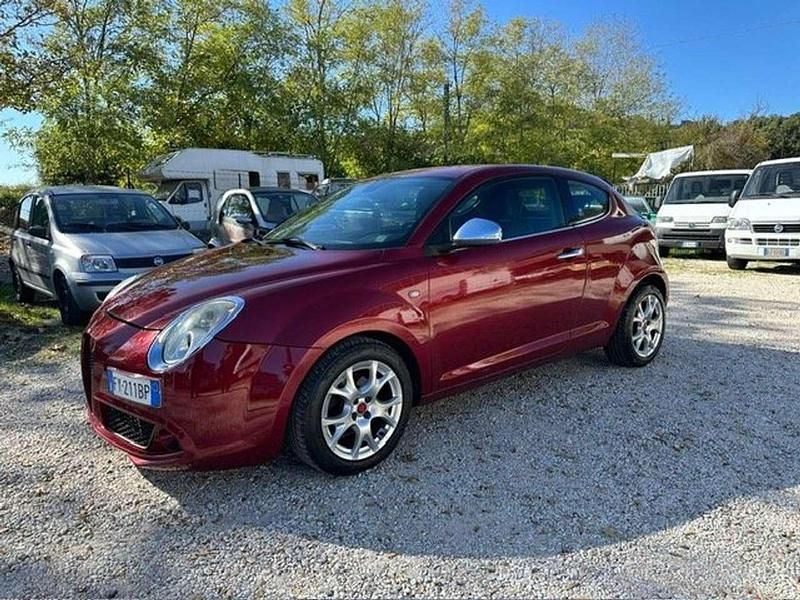 Rosso Usata 2010 Alfa Romeo MiTo Distinctive Due volumi | 4900 € (Ottimo prezzo) - Immagine 1/4