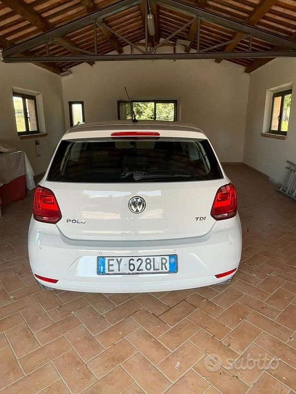 Usata VW Polo 85 CV (62 kW) 2015 Bianco Utilitaria