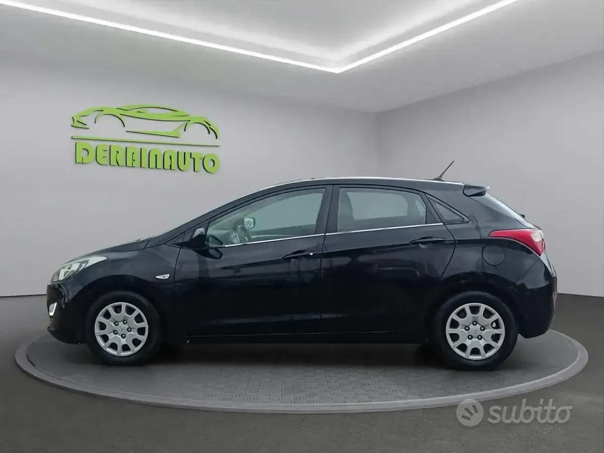 Usata Hyundai i30 Comfort 110 CV (80 kW) 2015 Nero Berlina