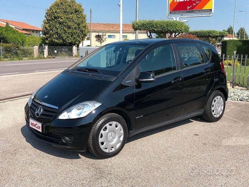 Nero Usata 2009 Mercedes A160 Executive Tre volumi | 5800 € (Molto cara) - Immagine 1/4