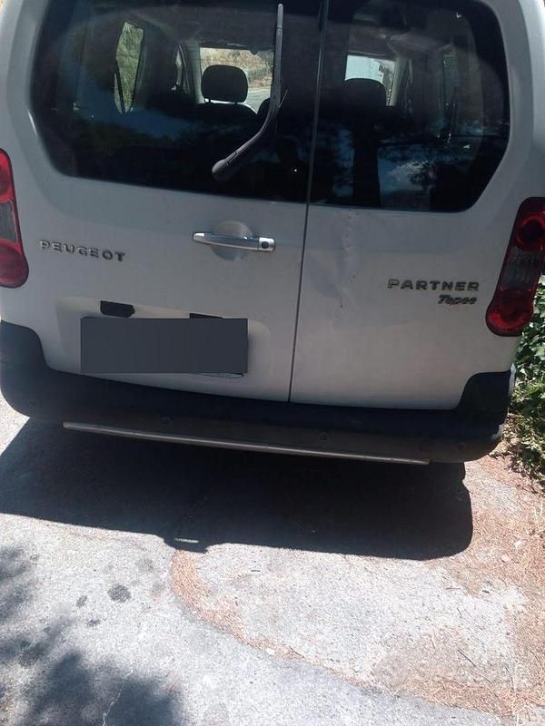 Usata Peugeot Partner Outdoor 2010 Bianco Monovolume