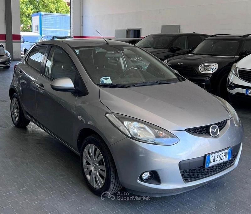 Usata Mazda 2 90th Anniversary 75 CV (55 kW) 2012 Blu Berlina