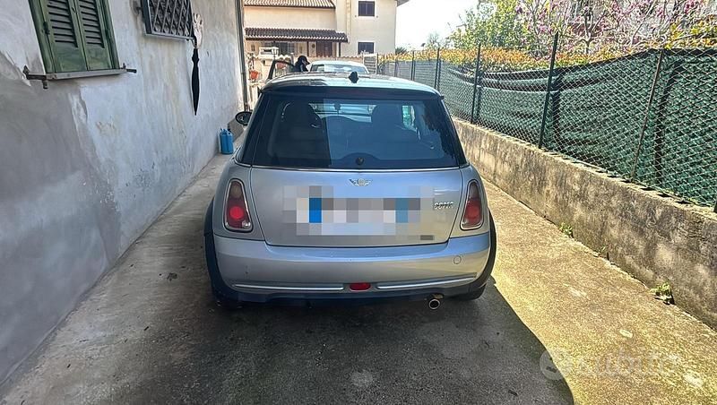 Usata Mini Cooper 116 CV (85 kW) 2004 Grigio Utilitaria