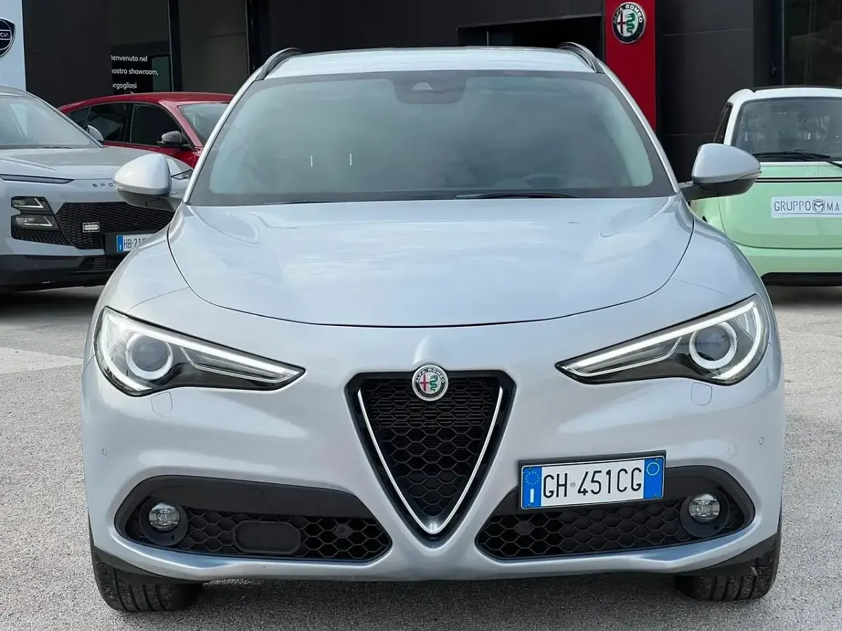 Usata Alfa Romeo Stelvio Business 160 CV (117 kW) 2022 Argento SUV