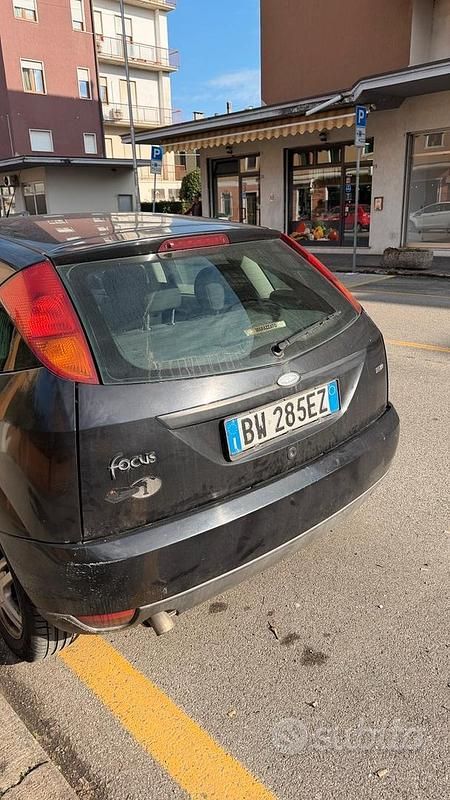 Usata Ford Focus 116 CV (85 kW) 2001 Berlina