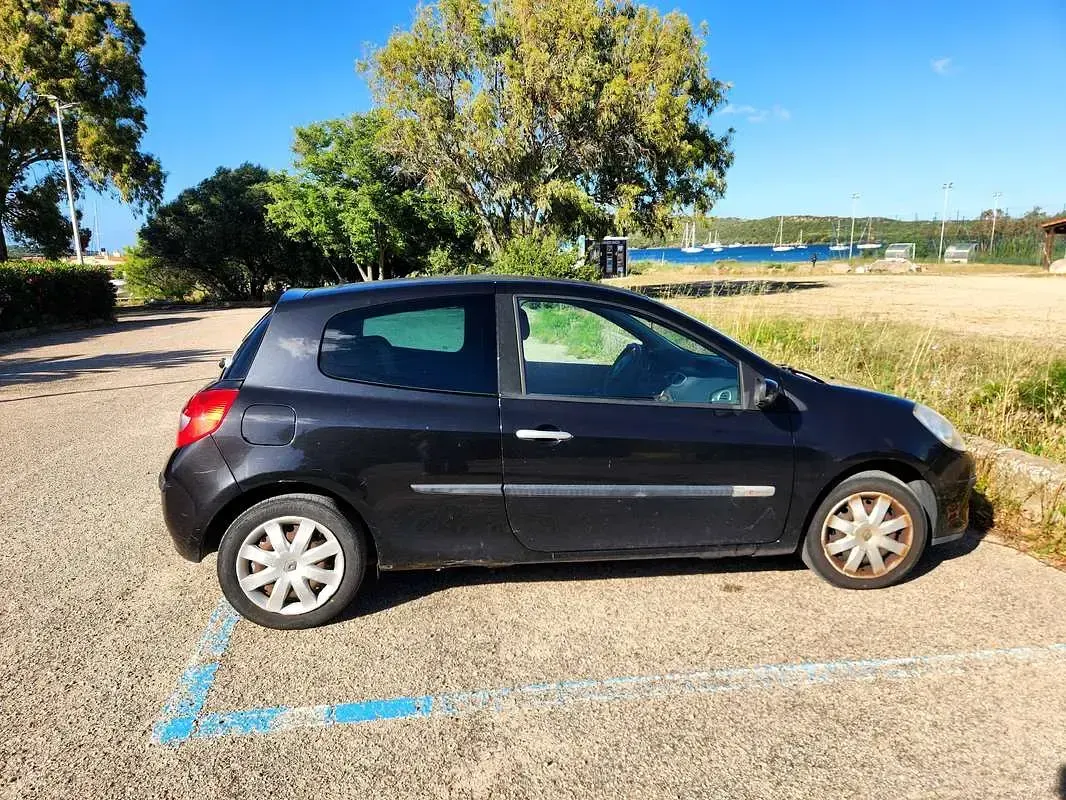Usata Renault Clio III Rip Curl 75 CV (55 kW) 2007 Nero Berlina