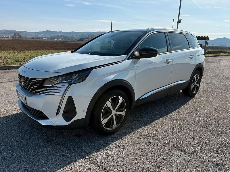 Usata Peugeot 5008 Allure 131 CV (96 kW) 2021 Bianco SUV