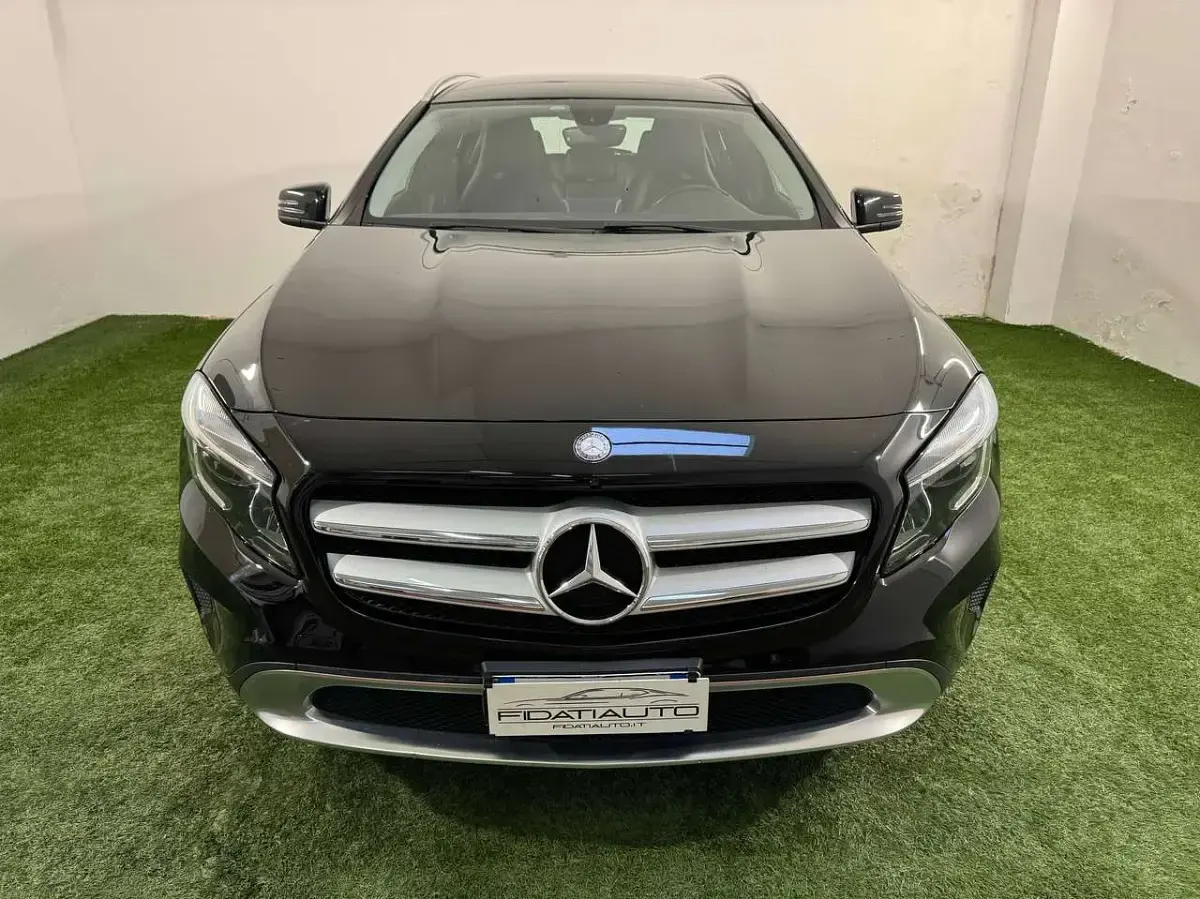 Usata Mercedes GLA200 136 CV (100 kW) 2015 Nero SUV