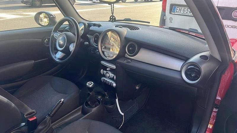 Begagnad Mini ONE 95 HK (69 kW) 2008 Halvkombi