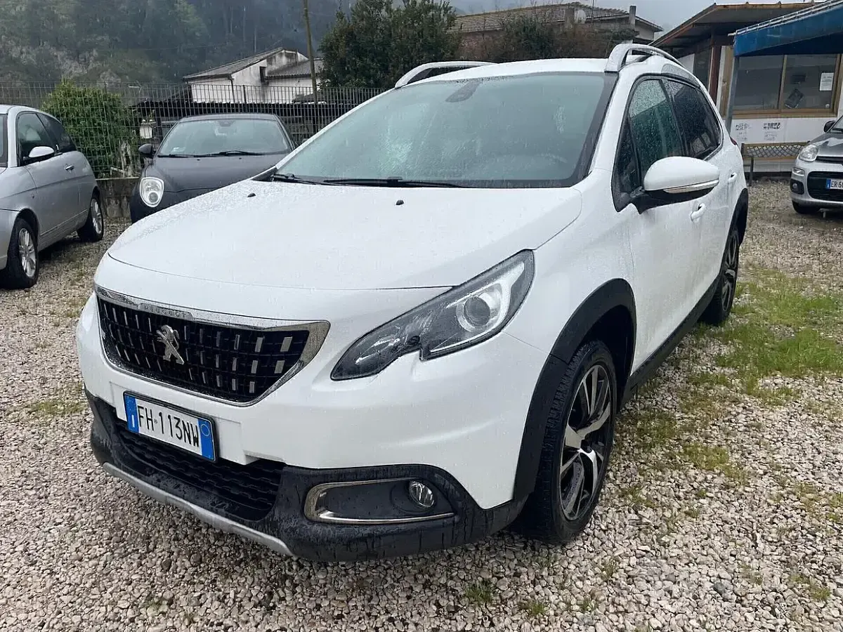 Usata Peugeot 2008 99 CV (72 kW) 2017 Bianco SUV