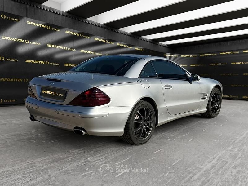 Usata Mercedes SL350 245 CV (180 kW) 2003 Argento Coupé