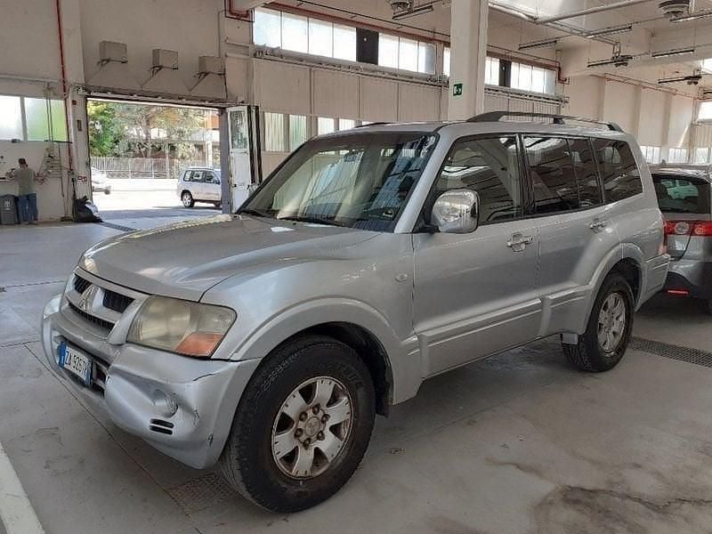 Usata Mitsubishi Pajero 160 CV (117 kW) 2003 Argento SUV