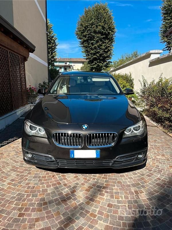 Usata BMW 520 Luxury Line 190 CV (139 kW) 2015 Marrone Station wagon