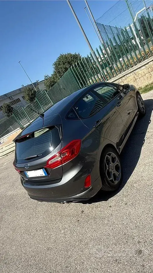 Usata Ford Fiesta ST-Line 86 CV (63 kW) 2019 Grigio Utilitaria