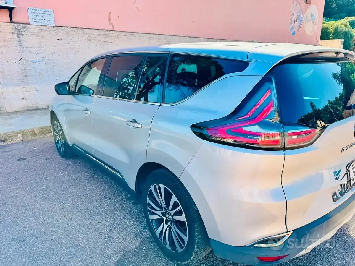 Usata Renault Espace Initiale 160 CV (117 kW) 2017 Grigio Monovolume
