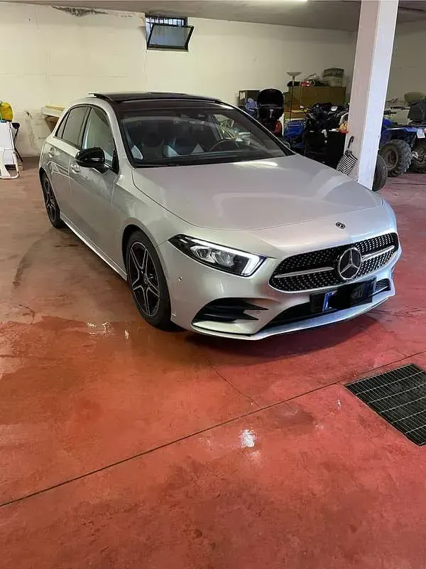 Usata Mercedes 180 110 CV (80 kW) 2019 Argento Berlina
