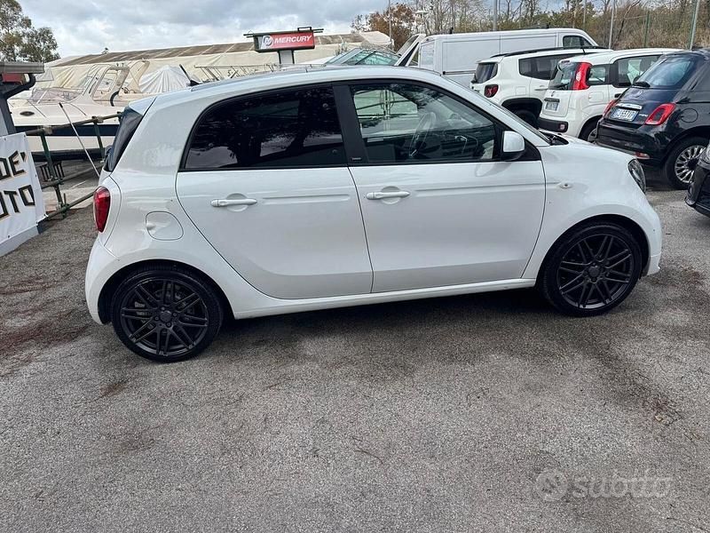 Usata Smart ForFour Passion 89 CV (65 kW) 2019 Bianco Utilitaria