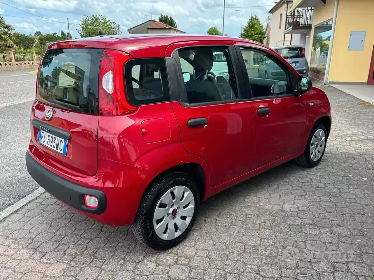 Usata Fiat Panda Pop 69 CV (50 kW) 2015 Rosso Utilitaria