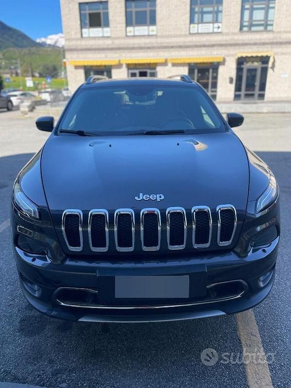 Usado Jeep Cherokee Limited 170 CV (125 kW) 2014 Gris SUV