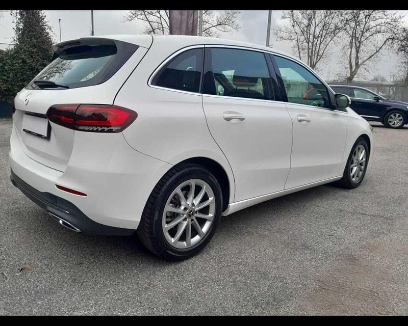 Usata Mercedes B180 116 CV (85 kW) 2020 Bianco Monovolume