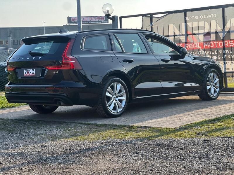 Usata Volvo V60 R-Design 197 CV (144 kW) 2021 Nero Station wagon