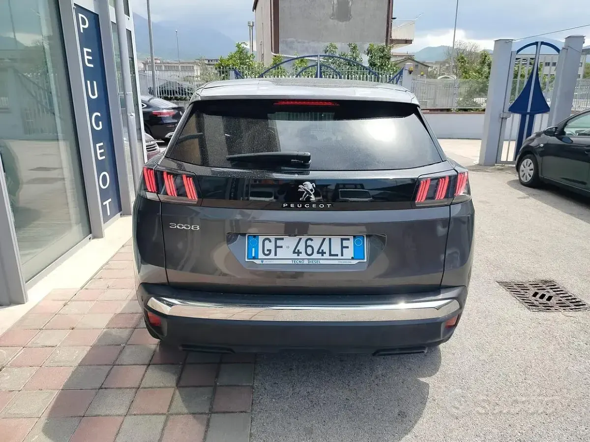Usata Peugeot 3008 Allure 131 CV (96 kW) 2021 Grigio SUV