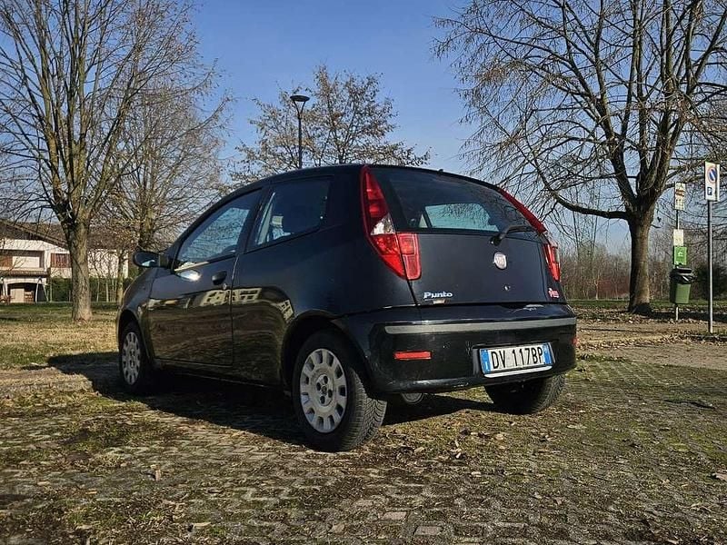 Usata Fiat Punto Active 60 CV (44 kW) 2009 Nero Utilitaria