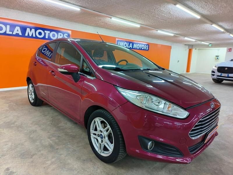 Usata Ford Fiesta 75 CV (55 kW) 2013 Viola Utilitaria