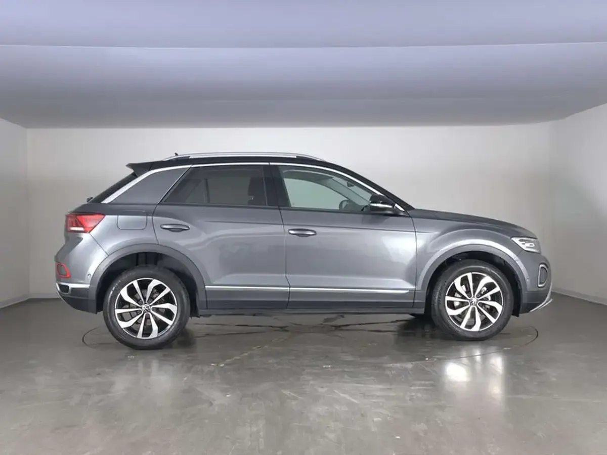 Usata VW T-Roc Style 116 CV (85 kW) 2025 Indium grey metallizzato nero SUV